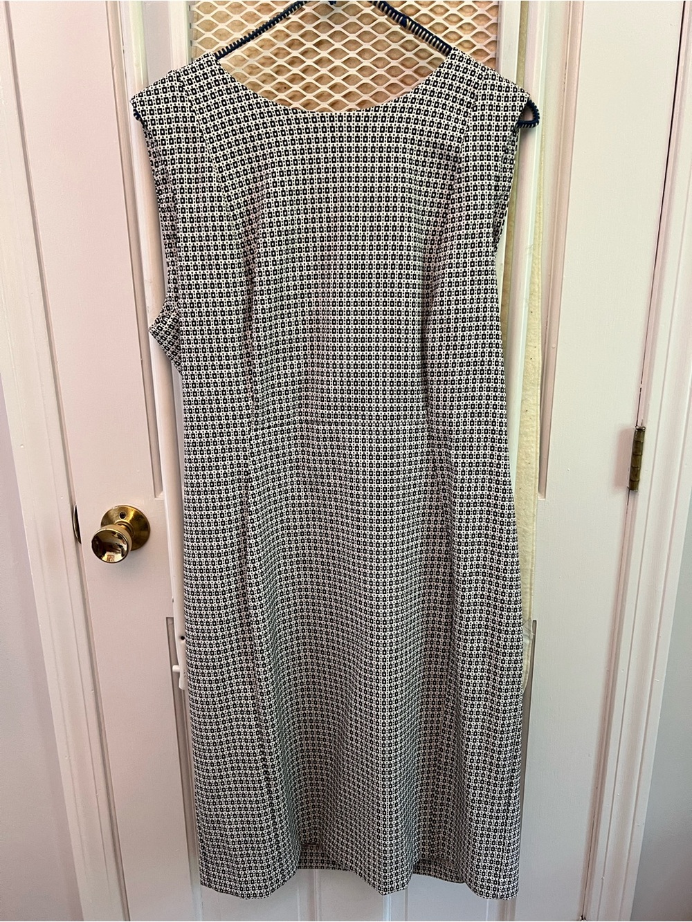 Calvin Klein Black & White Printed Sleeveless Midi Dress